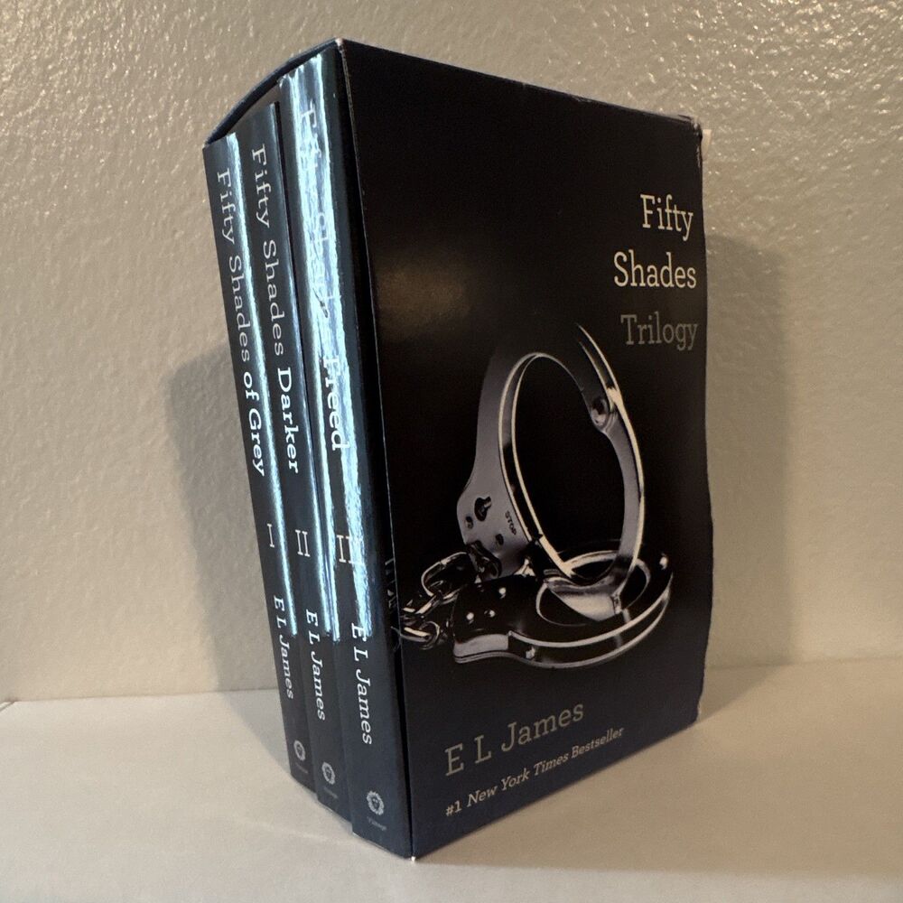 E. L. James Fifty Shades Trilogy 3-Book Box Set Grey/Darker/Freed (2012)